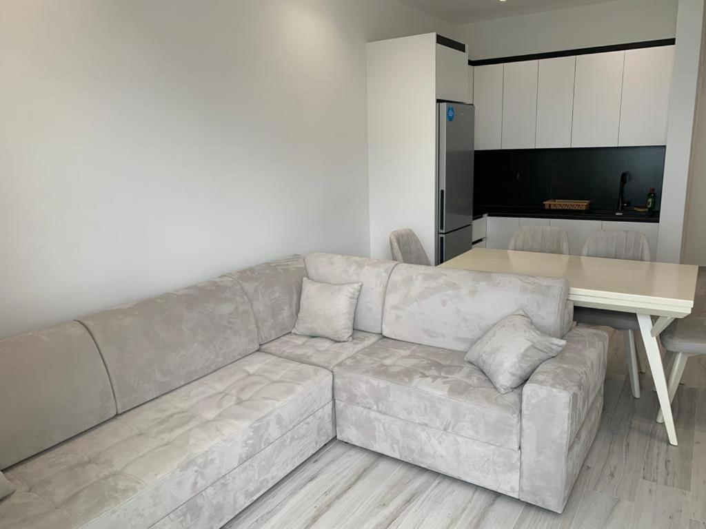 Delfin Apartments Sarandë Eksteriør bilde