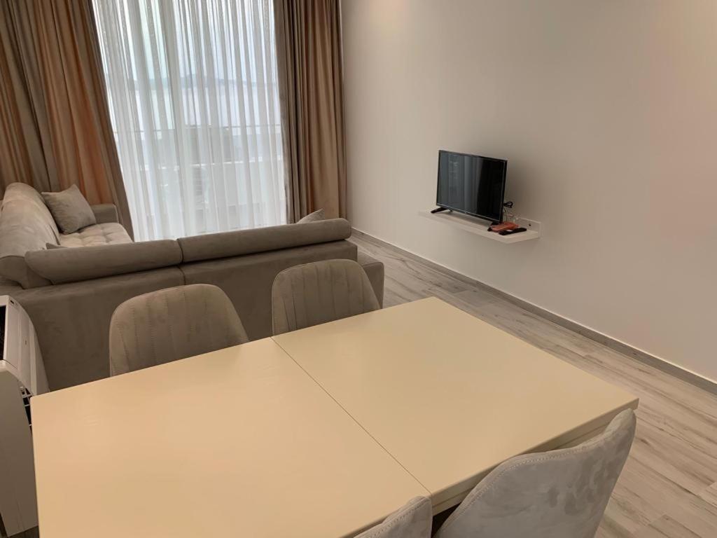 Delfin Apartments Sarandë Eksteriør bilde
