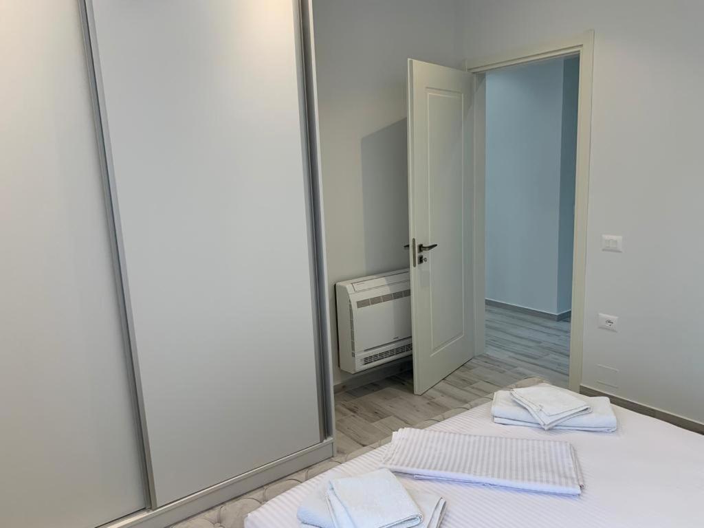 Delfin Apartments Sarandë Eksteriør bilde