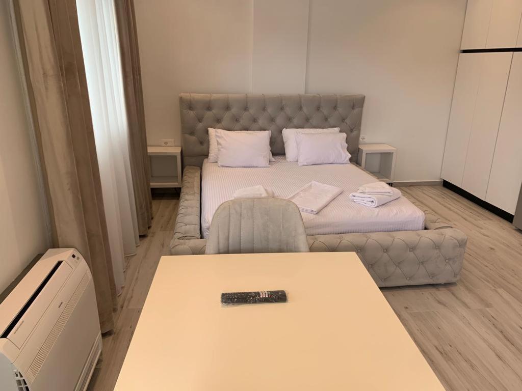 Delfin Apartments Sarandë Eksteriør bilde