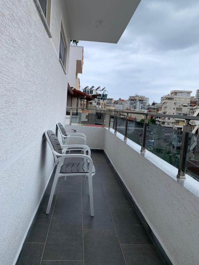 Delfin Apartments Sarandë Eksteriør bilde