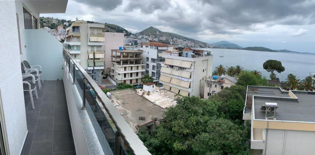 Delfin Apartments Sarandë Eksteriør bilde