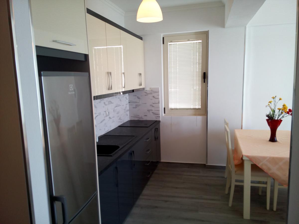Delfin Apartments Sarandë Eksteriør bilde