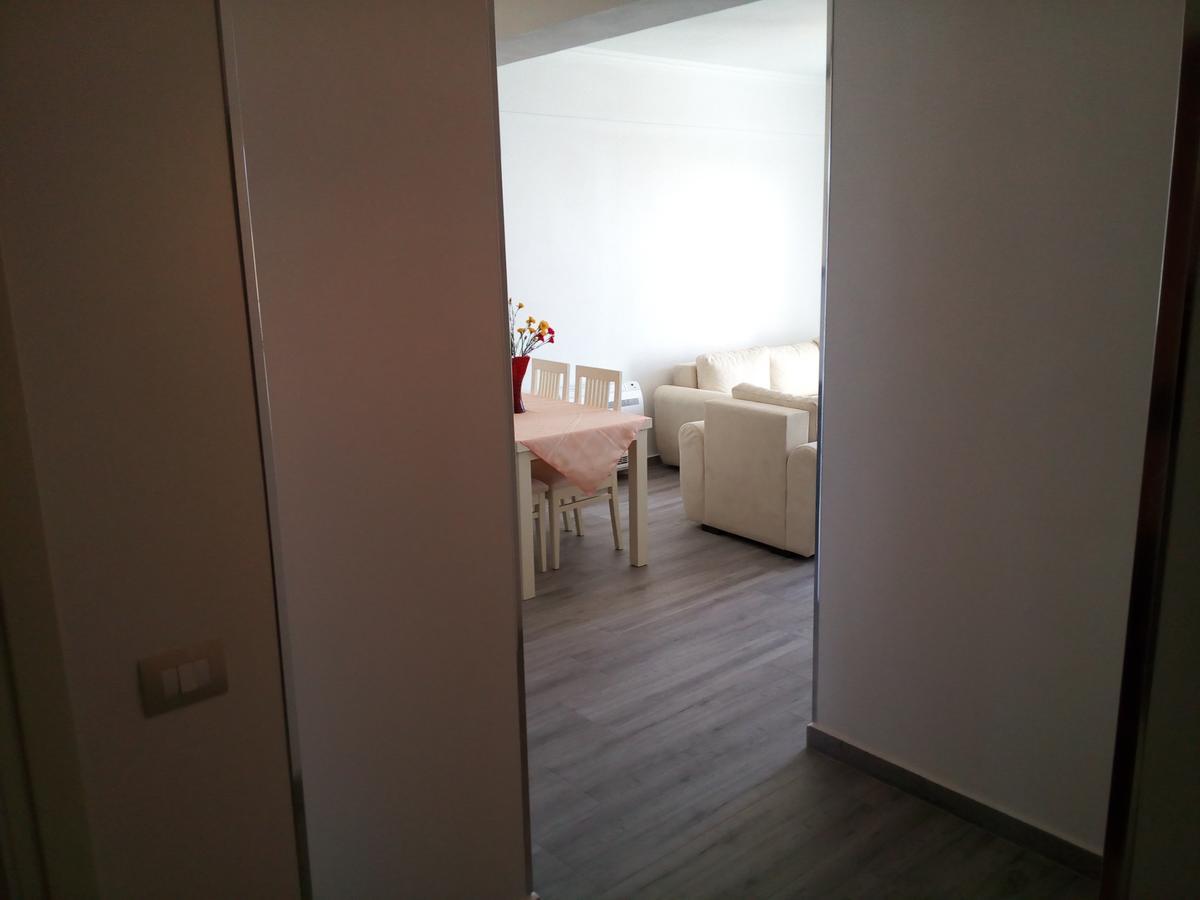 Delfin Apartments Sarandë Eksteriør bilde