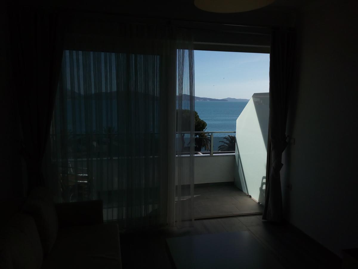 Delfin Apartments Sarandë Eksteriør bilde