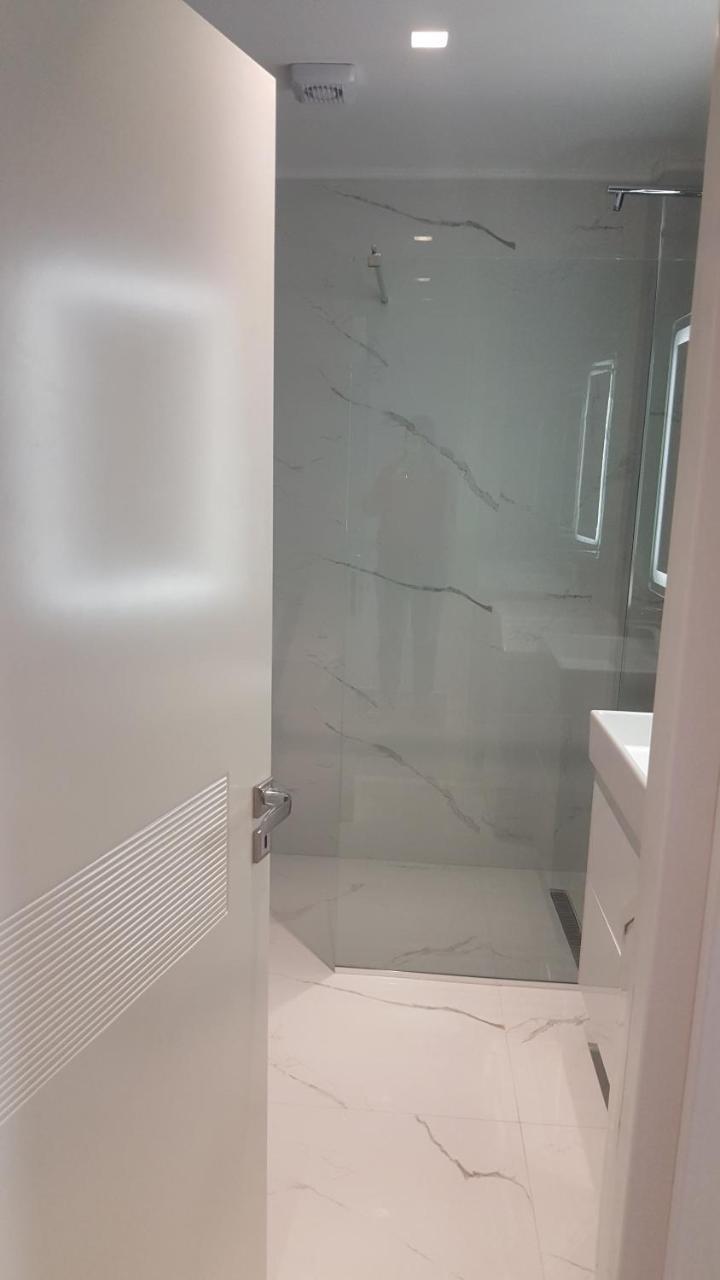 Delfin Apartments Sarandë Eksteriør bilde